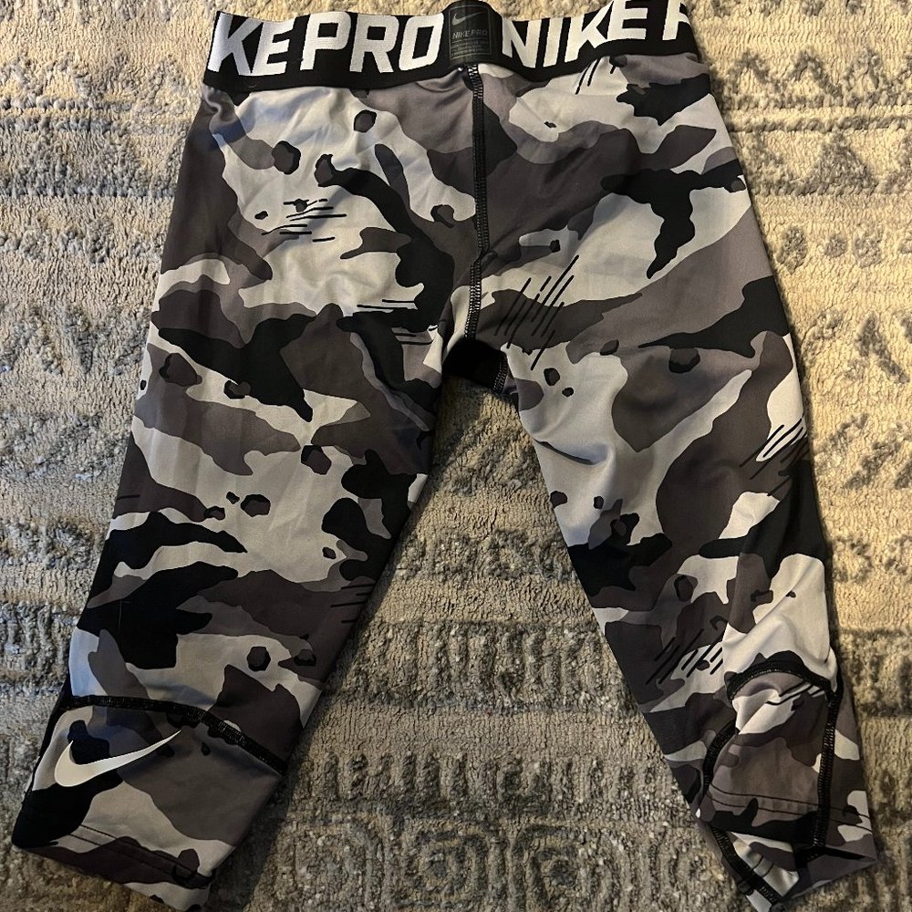 Boy's Youth Small Nike Pro 3/4 LengthCcompression Tights